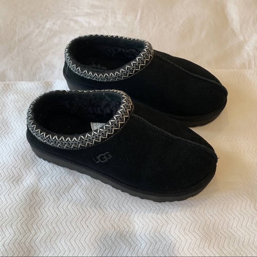 UGG Tasman Slippers - Size 9 W